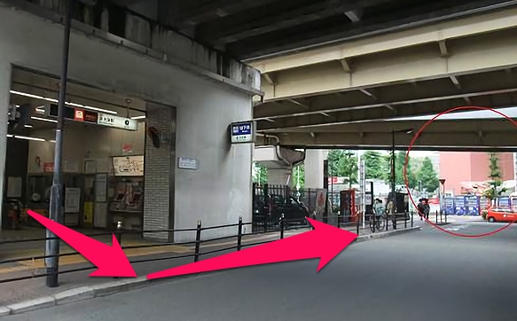 新大阪駅 出て左側